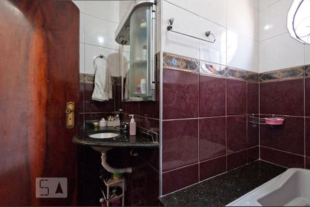 Casa à venda com 150m², 3 quartos e 2 vagas Casa à venda com 150m², 3 quartos e 2 vagasBanheiro da Suíte