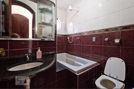 Casa à venda com 150m², 3 quartos e 2 vagas Casa à venda com 150m², 3 quartos e 2 vagasBanheiro da Suíte