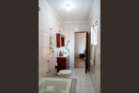 Casa à venda com 350m², 4 quartos e 6 vagasBANHEIRO SUITE