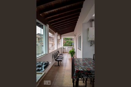 Casa à venda com 487m², 4 quartos e 5 vagasVARANDA