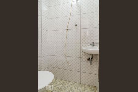 Apartamento para alugar com 95m², 2 quartos e sem vaga Apartamento para alugar com 95m², 2 quartos e sem vagaBanheiro de serviço