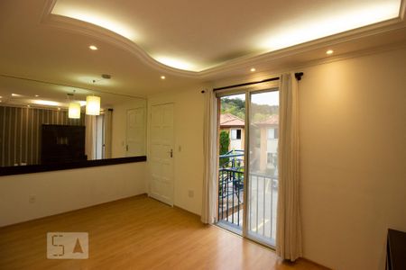 Sala  de casa de condomínio para alugar com 2 quartos, 50m² em Jardim Torino, Cotia