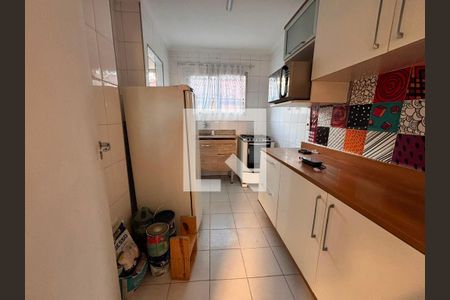 Cozinha de casa de condomínio para alugar com 2 quartos, 50m² em Jardim Torino, Cotia