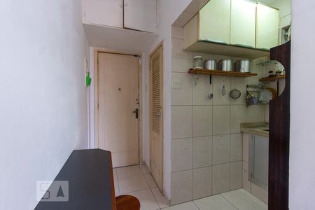 Corredor de kitnet/studio à venda com 1 quarto, 30m² em Centro, Rio de Janeiro