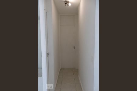Corredor de apartamento para alugar com 2 quartos, 42m² em Vargem Pequena, Rio de Janeiro