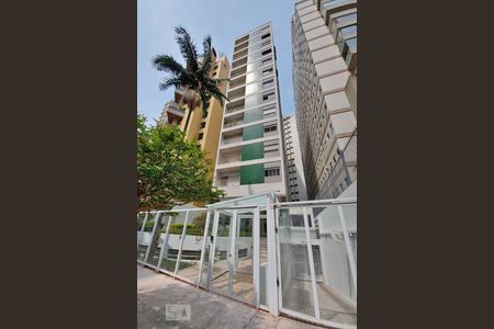 Apartamento para alugar com 240m², 3 quartos e 1 vagaFachada