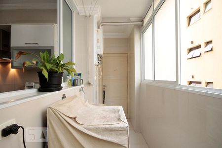 Apartamento para alugar com 240m², 3 quartos e 1 vagaÁrea de Serviço