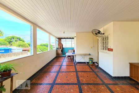 Casa à venda com 150m², 3 quartos e sem vagaTerraço