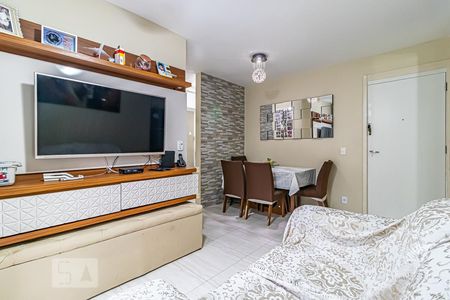 Sala de apartamento para alugar com 2 quartos, 56m² em Taquara, Rio de Janeiro