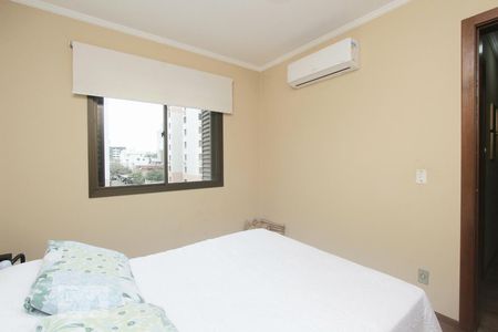 QUARTO 1 de apartamento à venda com 2 quartos, 75m² em Cristo Redentor, Porto Alegre