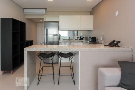 Cozinha de apartamento para alugar com 1 quarto, 46m² em Pinheiros, São Paulo