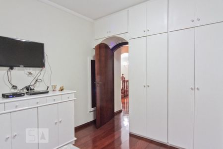 Casa à venda com 300m², 4 quartos e 4 vagas Casa à venda com 300m², 4 quartos e 4 vagasQuarto 3