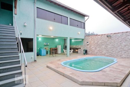 Casa à venda com 300m², 4 quartos e 4 vagas Casa à venda com 300m², 4 quartos e 4 vagasQuintal