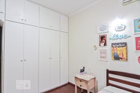 Casa à venda com 300m², 4 quartos e 4 vagas Casa à venda com 300m², 4 quartos e 4 vagasQuarto 3
