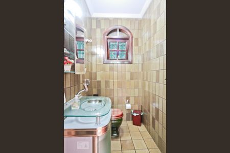 Casa à venda com 300m², 4 quartos e 4 vagas Casa à venda com 300m², 4 quartos e 4 vagasLavabo