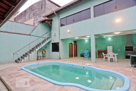 Casa à venda com 300m², 4 quartos e 4 vagas Casa à venda com 300m², 4 quartos e 4 vagasQuintal