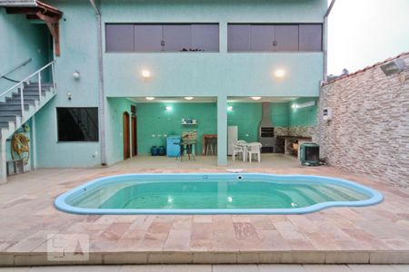 Casa à venda com 300m², 4 quartos e 4 vagas Casa à venda com 300m², 4 quartos e 4 vagasQuintal