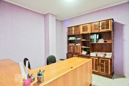 Casa à venda com 300m², 4 quartos e 4 vagas Casa à venda com 300m², 4 quartos e 4 vagasEdícula