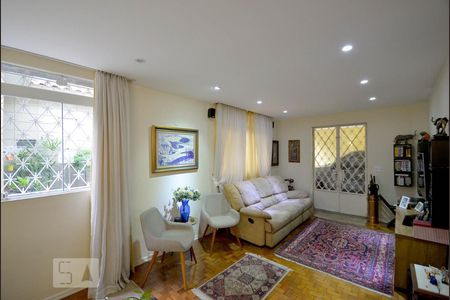 Sala de casa à venda com 4 quartos, 300m² em Vila Monumento, São Paulo