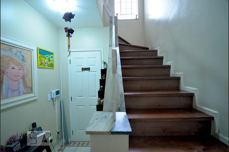 Escadas de casa à venda com 4 quartos, 300m² em Vila Monumento, São Paulo