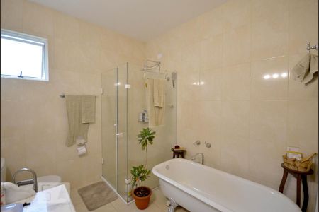 Casa à venda com 300m², 4 quartos e 4 vagasSuite Quarto 1