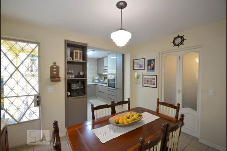 Casa à venda com 300m², 4 quartos e 4 vagasCopa