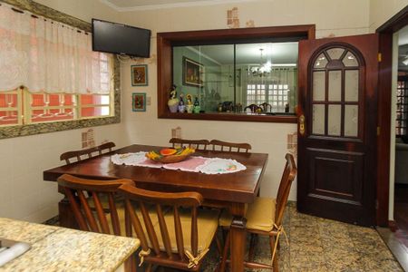 Casa à venda com 358m², 4 quartos e 4 vagasCozinha