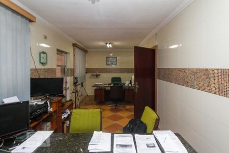 Casa à venda com 358m², 4 quartos e 4 vagasEscritório