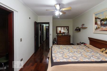 Casa à venda com 358m², 4 quartos e 4 vagasSuite