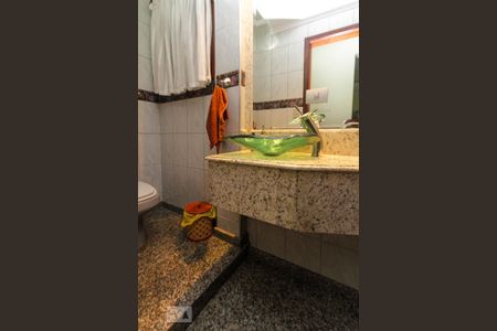 Casa à venda com 358m², 4 quartos e 4 vagasLavabo