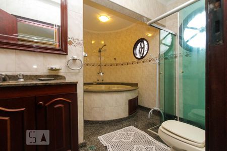 Casa à venda com 358m², 4 quartos e 4 vagasbanheiro da Suite