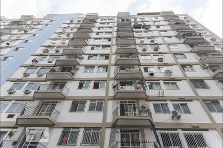 Apartamento à venda com 55m², 2 quartos e 1 vaga Apartamento à venda com 55m², 2 quartos e 1 vagaFachada