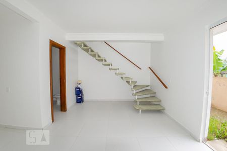 Sala de casa para alugar com 2 quartos, 72m² em São João do Rio Vermelho, Florianópolis