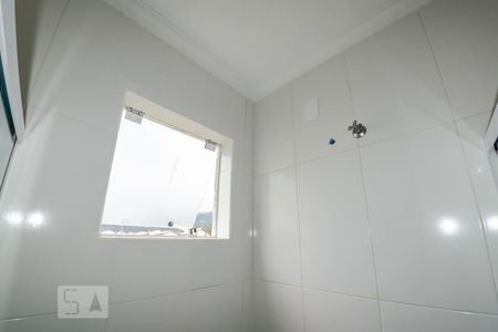 Casa para alugar com 72m², 2 quartos e 1 vaga Casa para alugar com 72m², 2 quartos e 1 vagaBanheiro