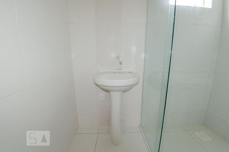 Casa para alugar com 72m², 2 quartos e 1 vaga Casa para alugar com 72m², 2 quartos e 1 vagaBanheiro