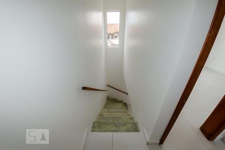 Casa para alugar com 72m², 2 quartos e 1 vaga Casa para alugar com 72m², 2 quartos e 1 vagaEscada