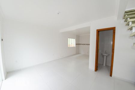 Sala de casa para alugar com 2 quartos, 72m² em São João do Rio Vermelho, Florianópolis