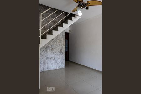 Sala de casa de condomínio para alugar com 2 quartos, 65m² em Campo Grande, Rio de Janeiro