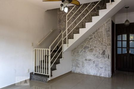 Sala de casa de condomínio para alugar com 2 quartos, 65m² em Campo Grande, Rio de Janeiro