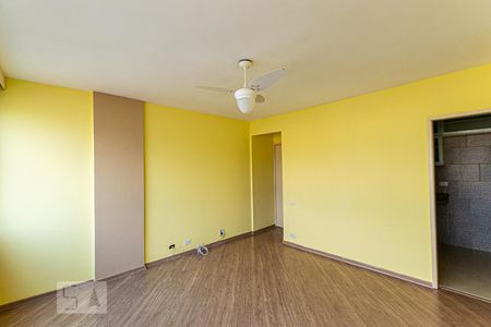 Sala de apartamento para alugar com 2 quartos, 80m² em Santa Rosa, Niterói