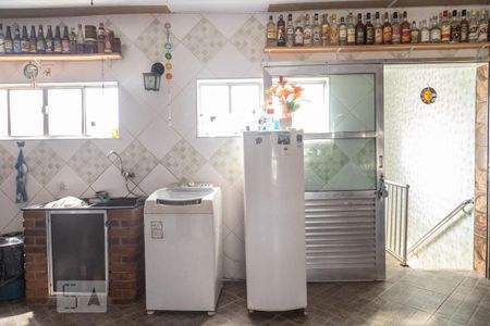 Casa à venda com 150m², 4 quartos e 2 vagas Casa à venda com 150m², 4 quartos e 2 vagasCasa 2 - Área de Serviço