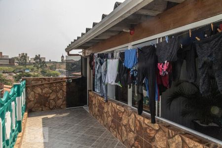 Casa à venda com 150m², 4 quartos e 2 vagas Casa à venda com 150m², 4 quartos e 2 vagasCasa 2 - Terraço