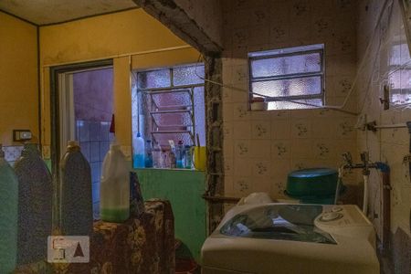 Casa à venda com 150m², 4 quartos e 2 vagas Casa à venda com 150m², 4 quartos e 2 vagasCasa 1 - Área de serviço