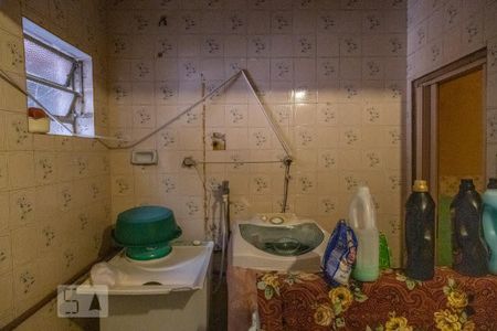 Casa à venda com 150m², 4 quartos e 2 vagas Casa à venda com 150m², 4 quartos e 2 vagasCasa 1 - Área de serviço