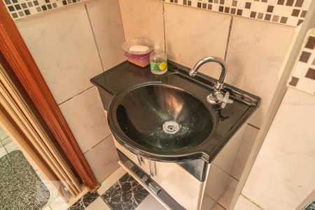 Casa à venda com 150m², 4 quartos e 2 vagas Casa à venda com 150m², 4 quartos e 2 vagasCasa 1 - Lavatório