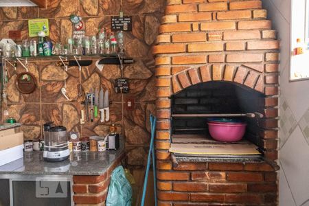 Casa à venda com 150m², 4 quartos e 2 vagas Casa à venda com 150m², 4 quartos e 2 vagasCasa 2 - Churrasqueira