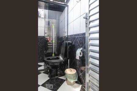 Casa à venda com 150m², 4 quartos e 2 vagas Casa à venda com 150m², 4 quartos e 2 vagasCasa 2 - Banheiro