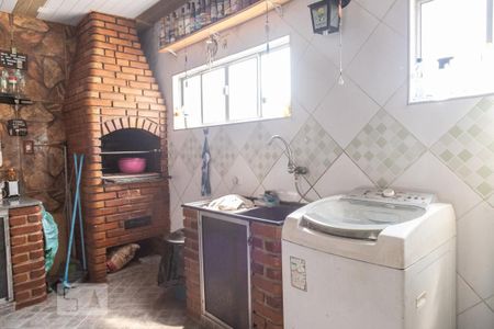 Casa à venda com 150m², 4 quartos e 2 vagas Casa à venda com 150m², 4 quartos e 2 vagasCasa 2 - Área de Serviço