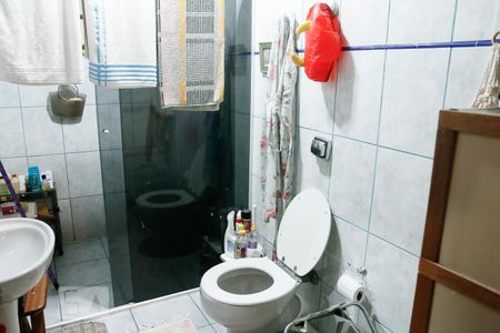 Casa à venda com 180m², 4 quartos e 5 vagasBanheiro Social 2