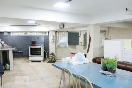Casa à venda com 180m², 4 quartos e 5 vagasSalão de Festas